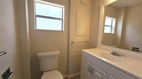 45 W Langsner Street Englewood FL 34223