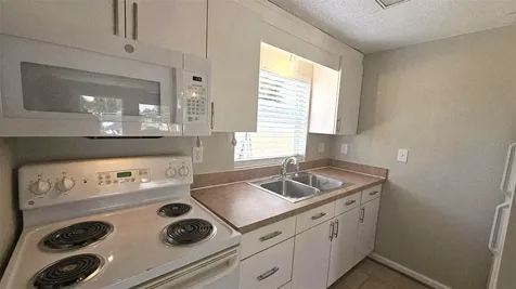 45 W Langsner Street Englewood FL 34223
