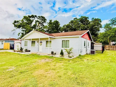 2416 Wishing Well Circle Tampa FL 33619