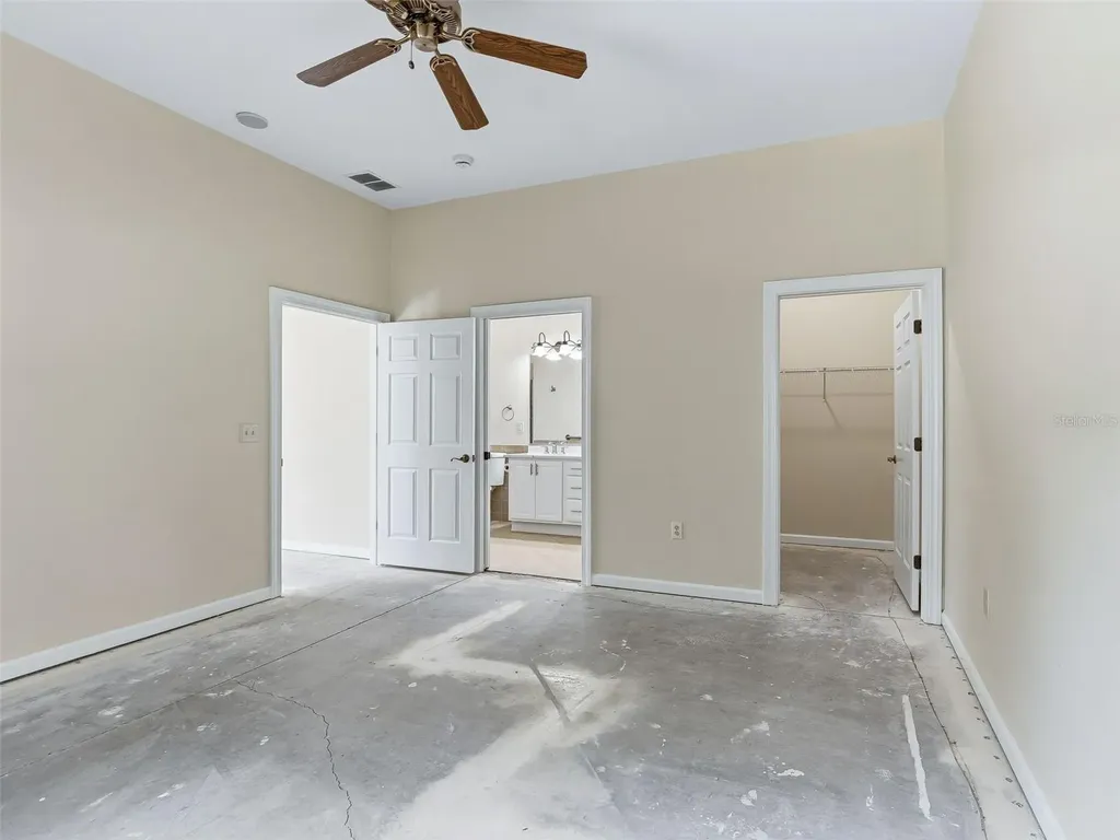1256 Avenida De Las Casas Lady Lake FL 32159
