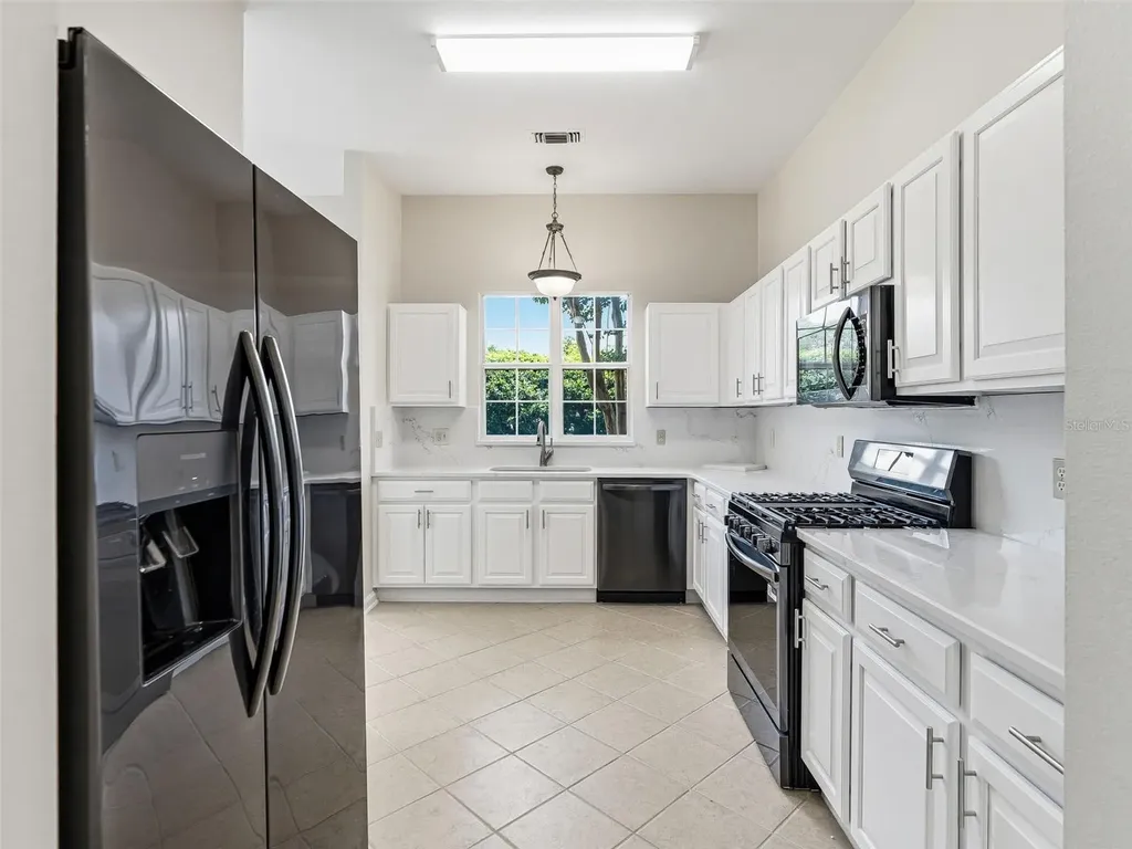 1256 Avenida De Las Casas Lady Lake FL 32159