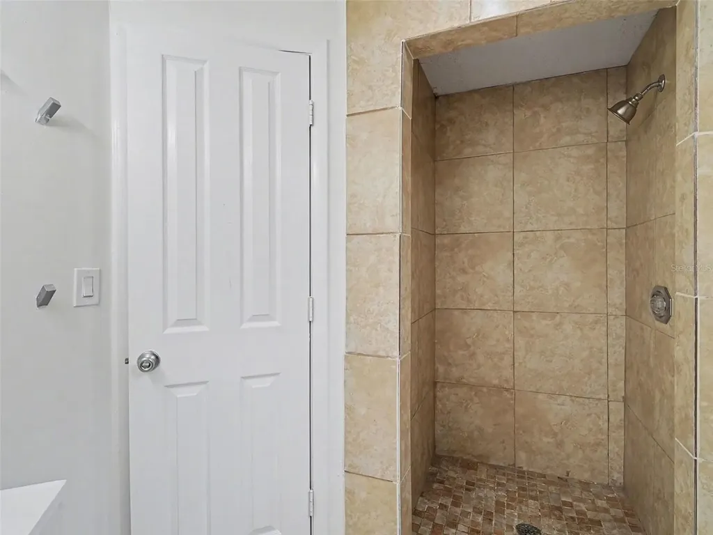 4037 Maverick Avenue Sarasota FL 34233