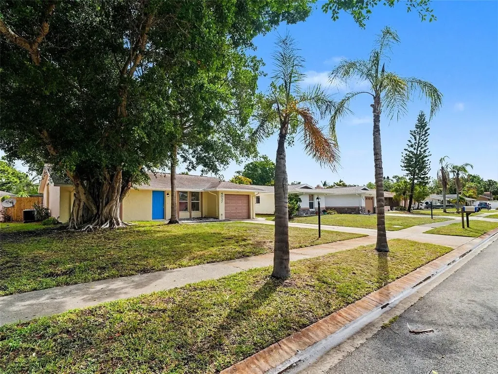 4037 Maverick Avenue Sarasota FL 34233