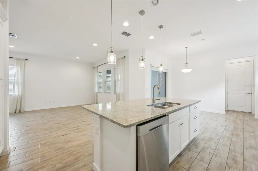806 Winterside Drive Apollo Beach FL 33572
