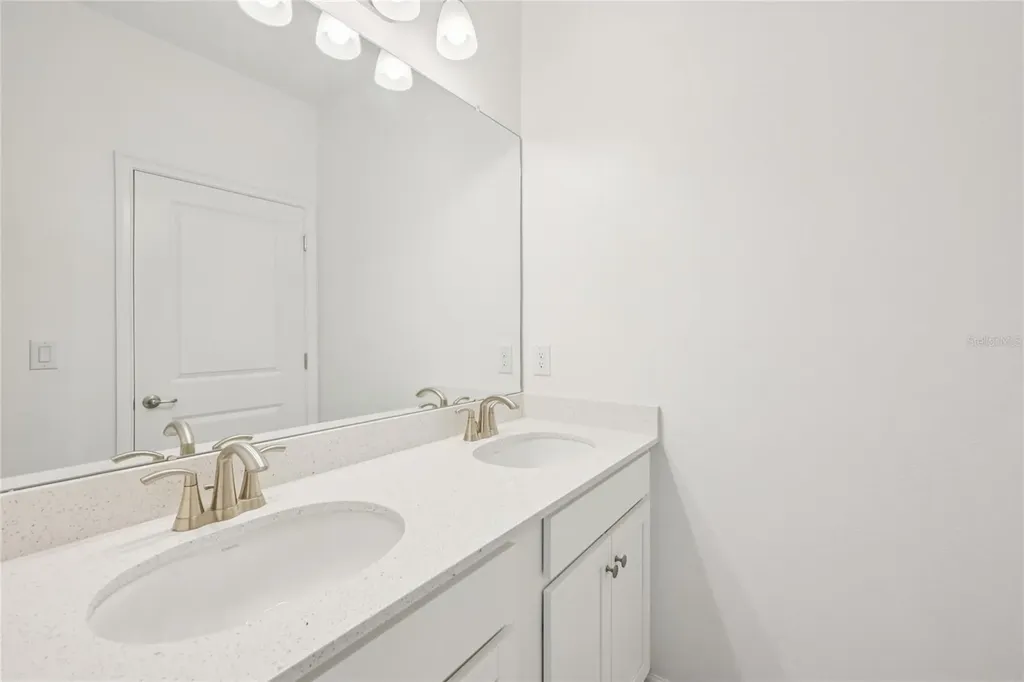 806 Winterside Drive Apollo Beach FL 33572