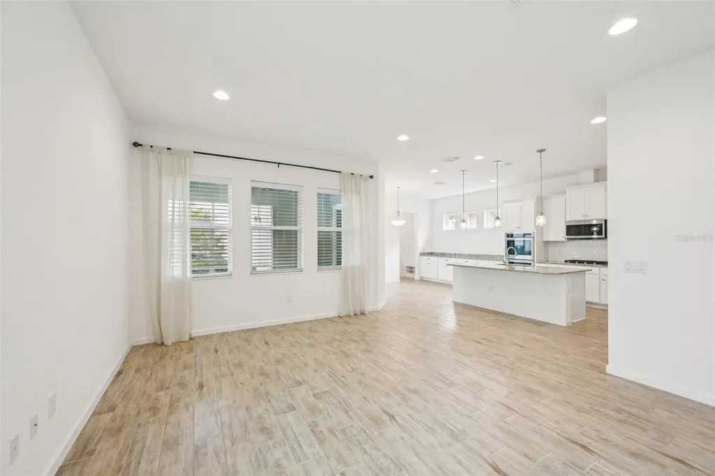 806 Winterside Drive Apollo Beach FL 33572