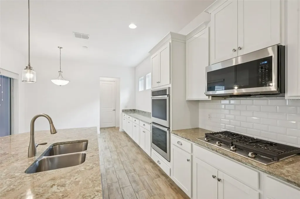 806 Winterside Drive Apollo Beach FL 33572