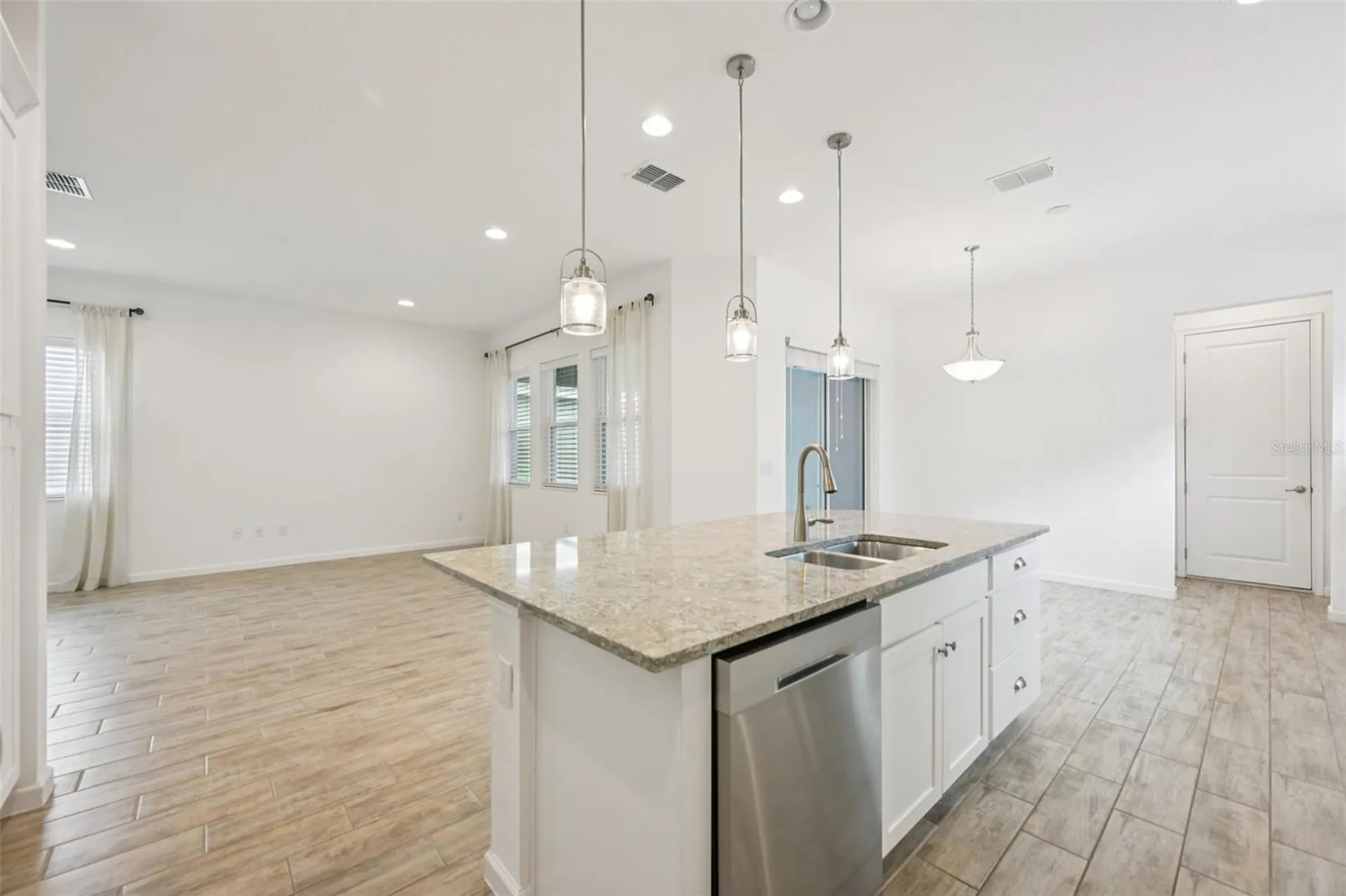 806 Winterside Drive Apollo Beach FL 33572