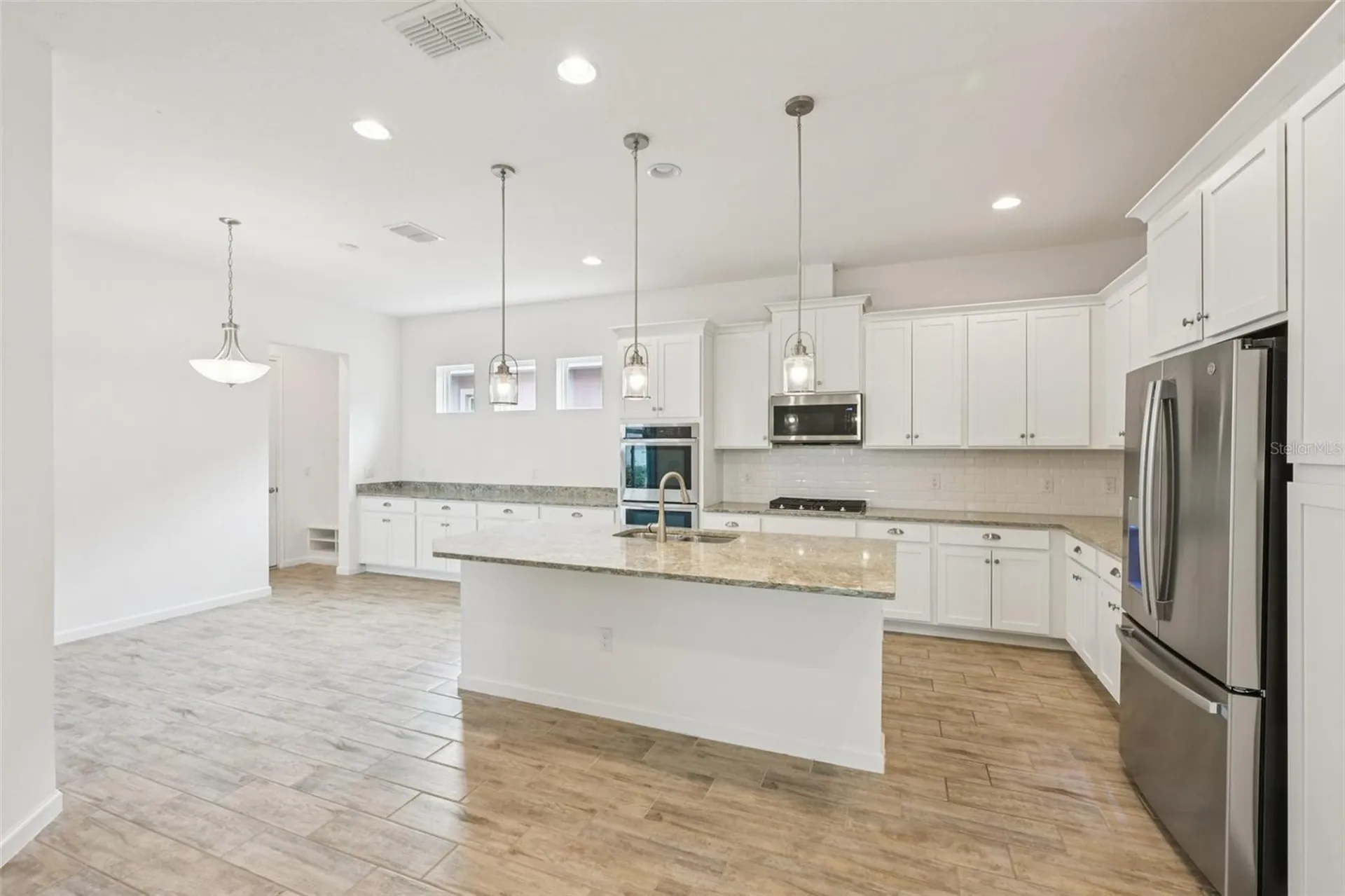 806 Winterside Drive Apollo Beach FL 33572
