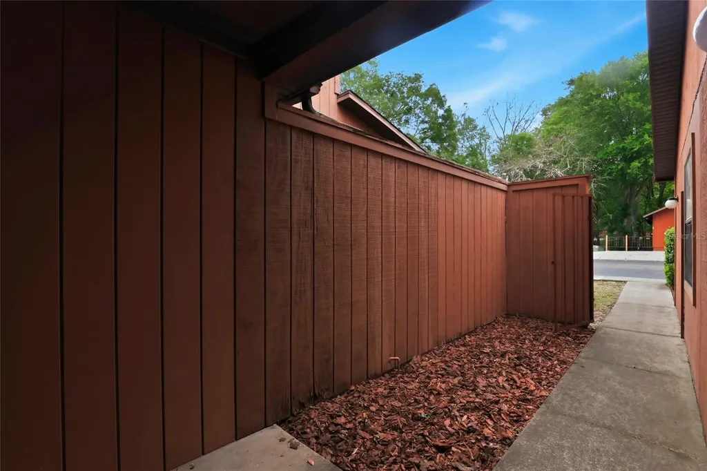 826 SW 57th Terrace Gainesville FL 32607