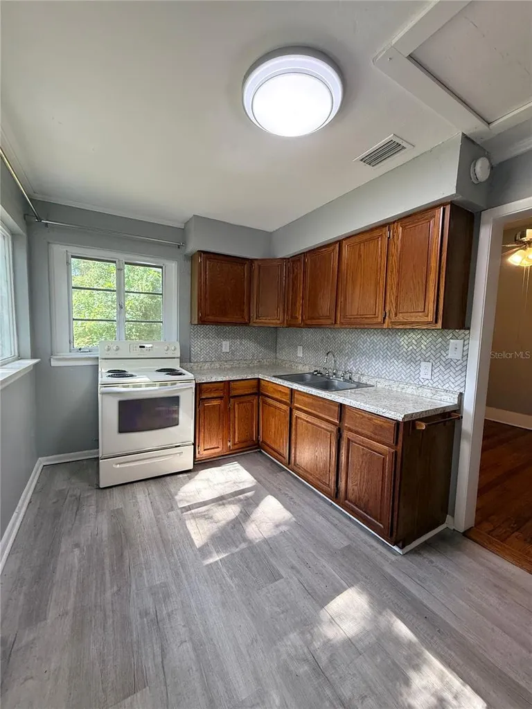 541 NE 11th Street Gainesville FL 32601