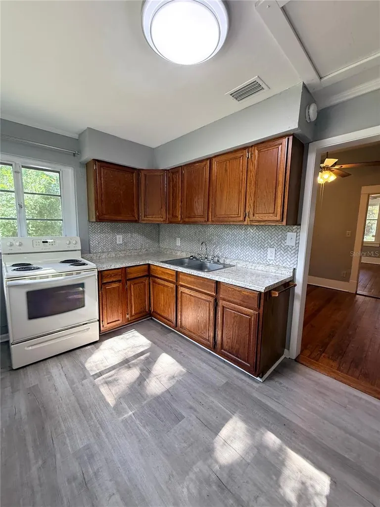541 NE 11th Street Gainesville FL 32601