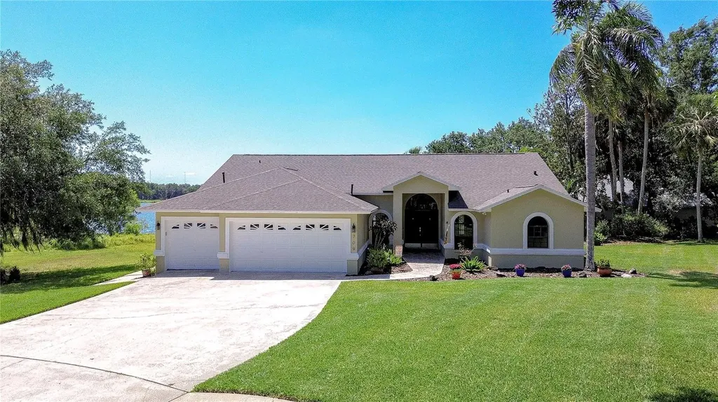 709 Sportsman Park Drive Seffner FL 33584