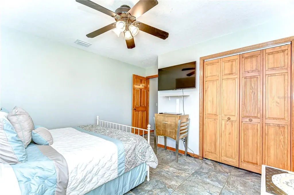 709 Sportsman Park Drive Seffner FL 33584