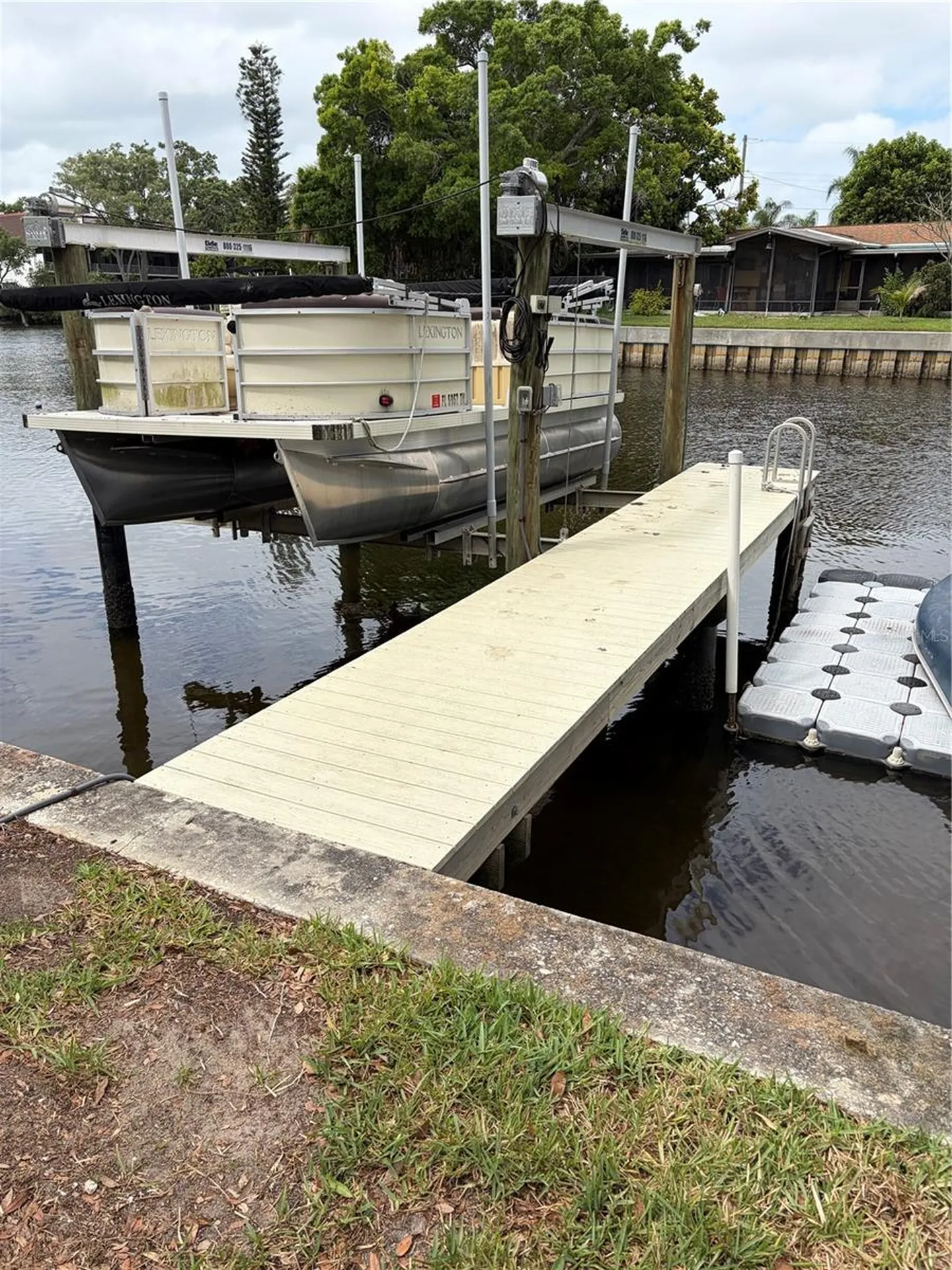 8914 Memorial Highway Tampa FL 33615