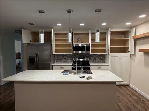 8914 Memorial Highway Tampa FL 33615