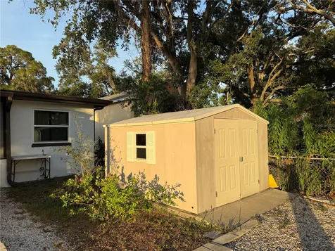 8914 Memorial Highway Tampa FL 33615