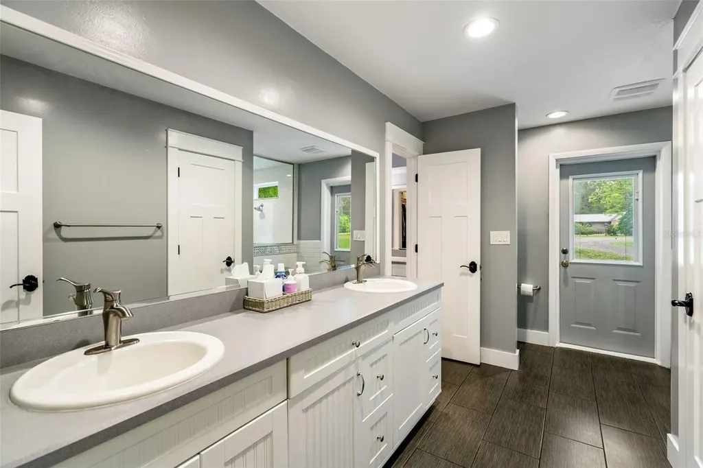 13404 NW 36th Avenue Gainesville FL 32606