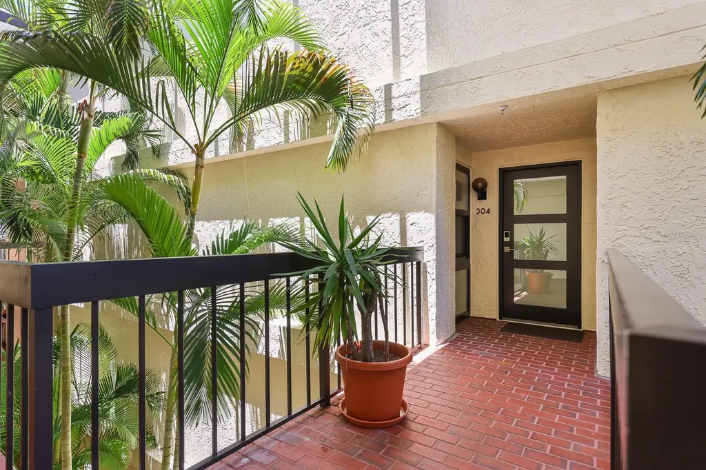 1935 Gulf Of Mexico Drive Longboat Key FL 34228