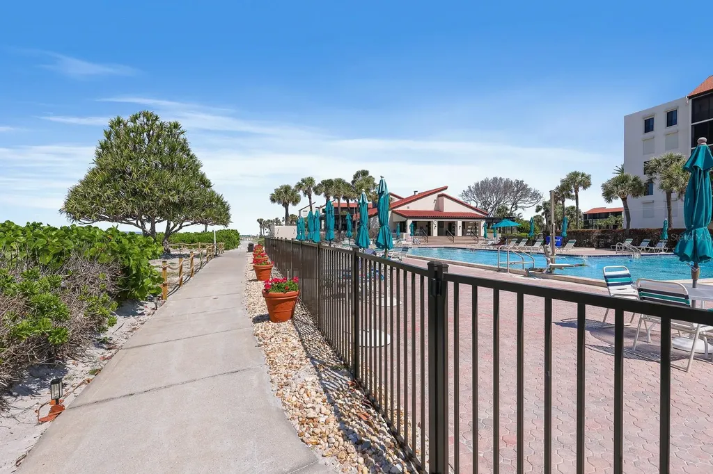 1935 Gulf Of Mexico Drive Longboat Key FL 34228