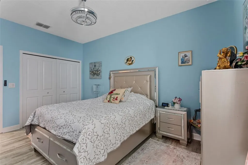 2215 Camden Park Avenue Davenport FL 33837