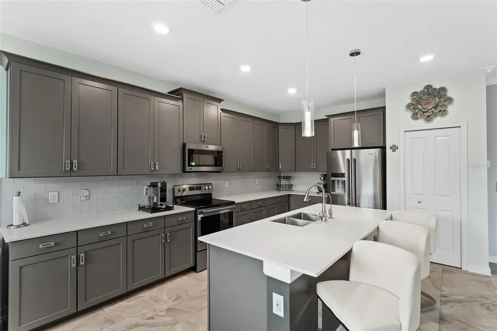 2215 Camden Park Avenue Davenport FL 33837