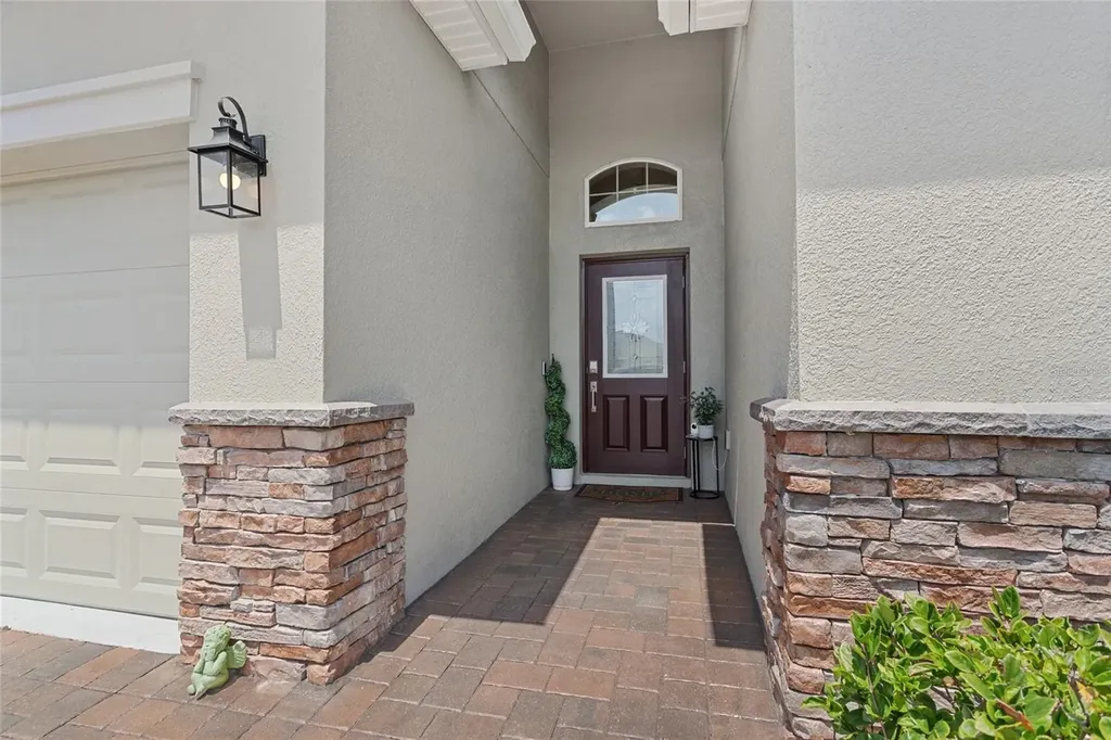 2215 Camden Park Avenue Davenport FL 33837
