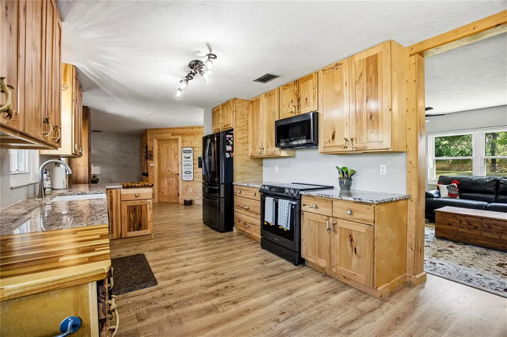 3019 SE 90th Avenue Newberry FL 32669