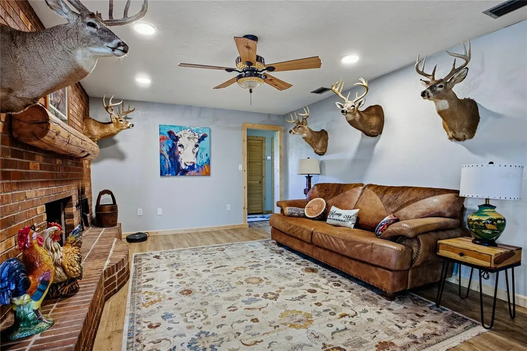 3019 SE 90th Avenue Newberry FL 32669