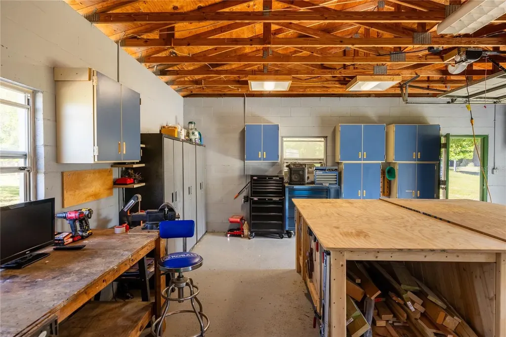 3019 SE 90th Avenue Newberry FL 32669