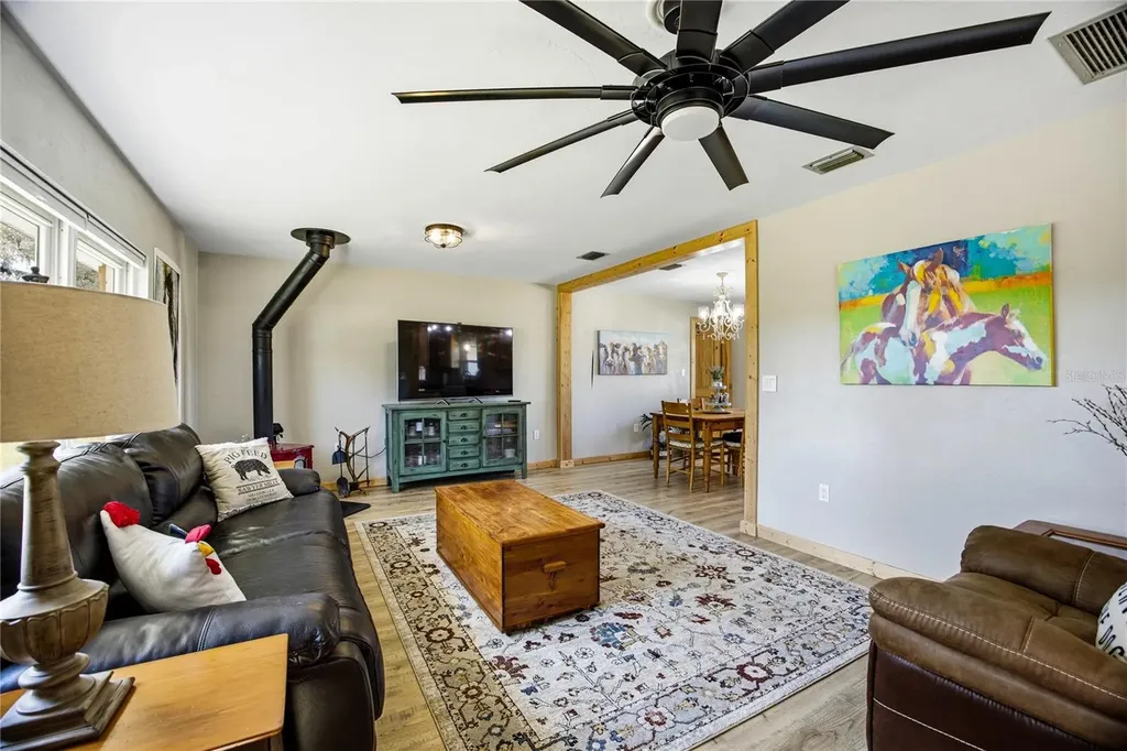 3019 SE 90th Avenue Newberry FL 32669