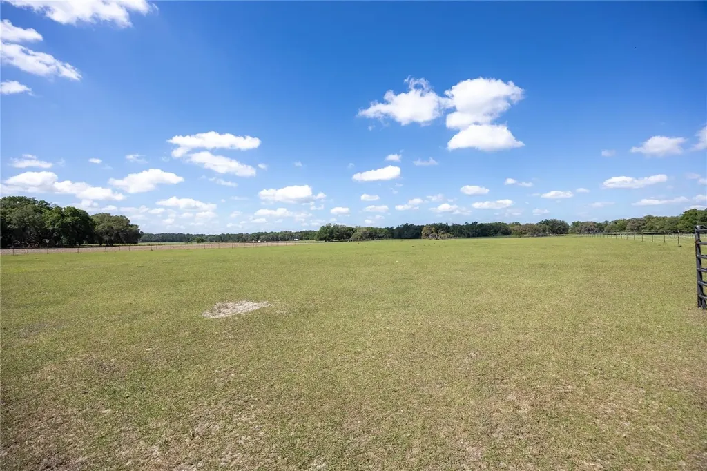 3019 SE 90th Avenue Newberry FL 32669