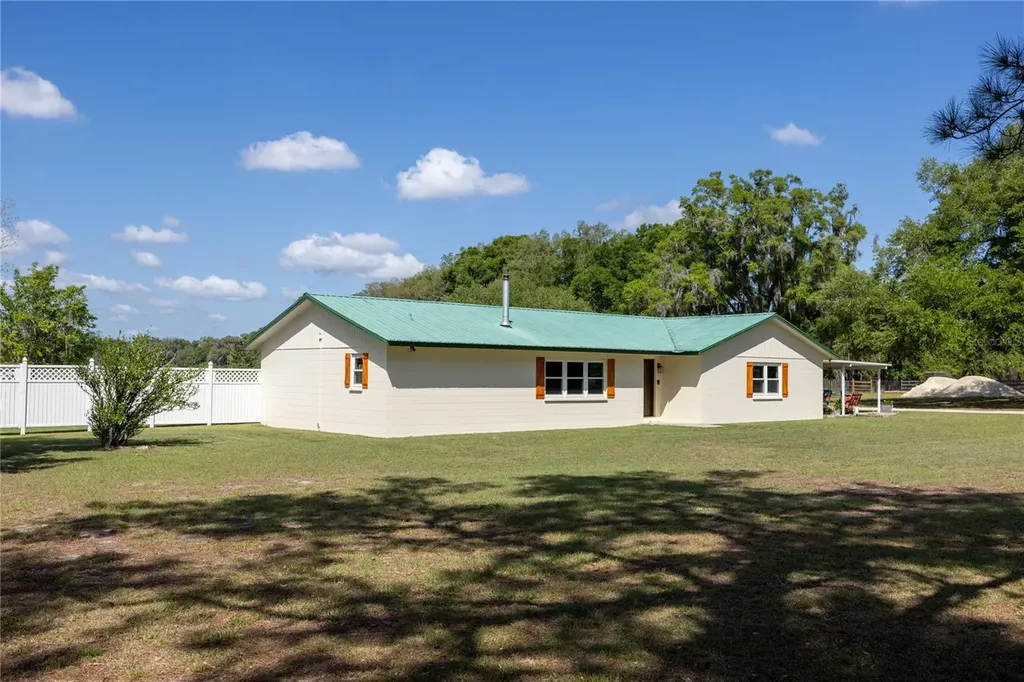 3019 SE 90th Avenue Newberry FL 32669