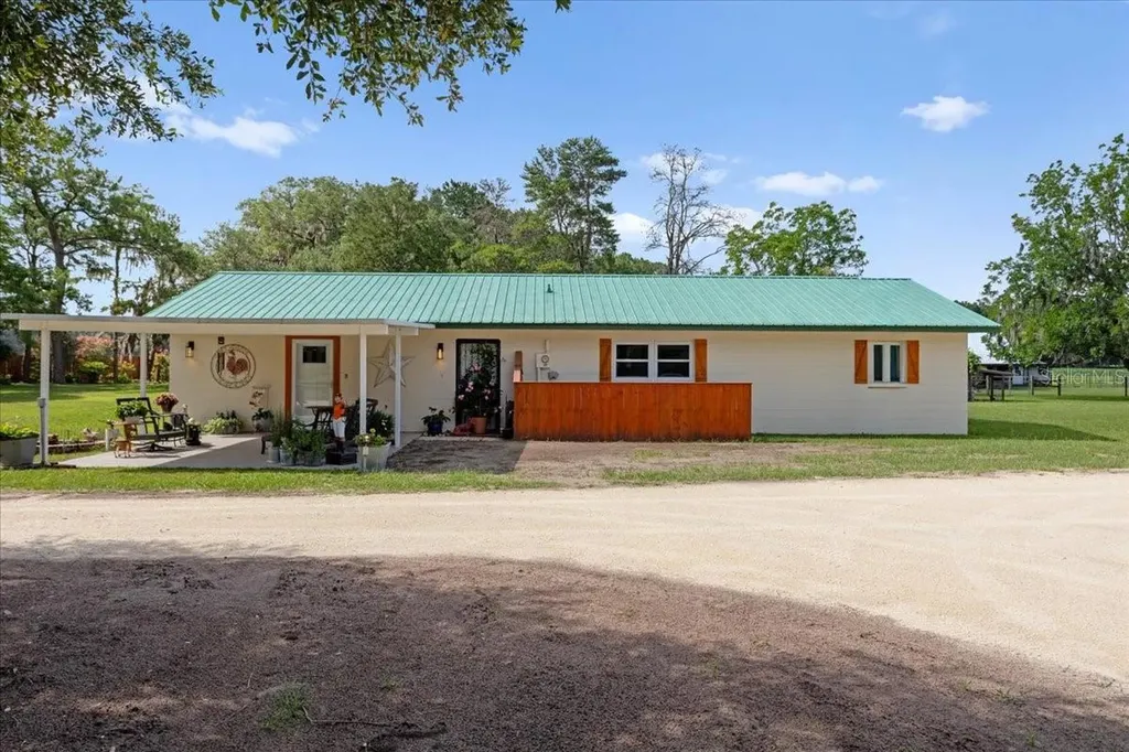 3019 SE 90th Avenue Newberry FL 32669