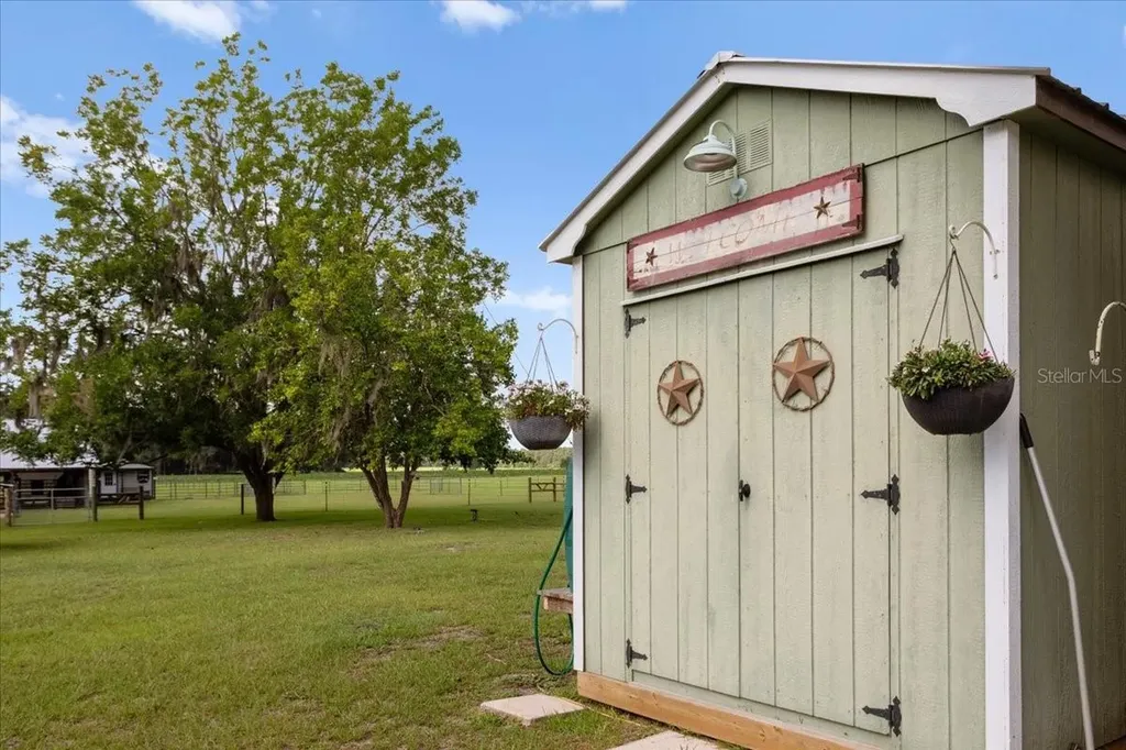 3019 SE 90th Avenue Newberry FL 32669