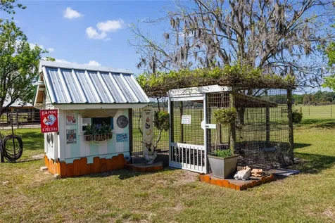 3019 SE 90th Avenue Newberry FL 32669