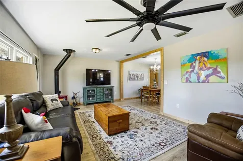 3019 SE 90th Avenue Newberry FL 32669