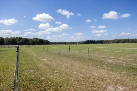 3019 SE 90th Avenue Newberry FL 32669