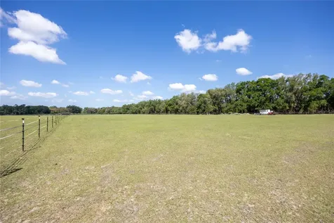 3019 SE 90th Avenue Newberry FL 32669