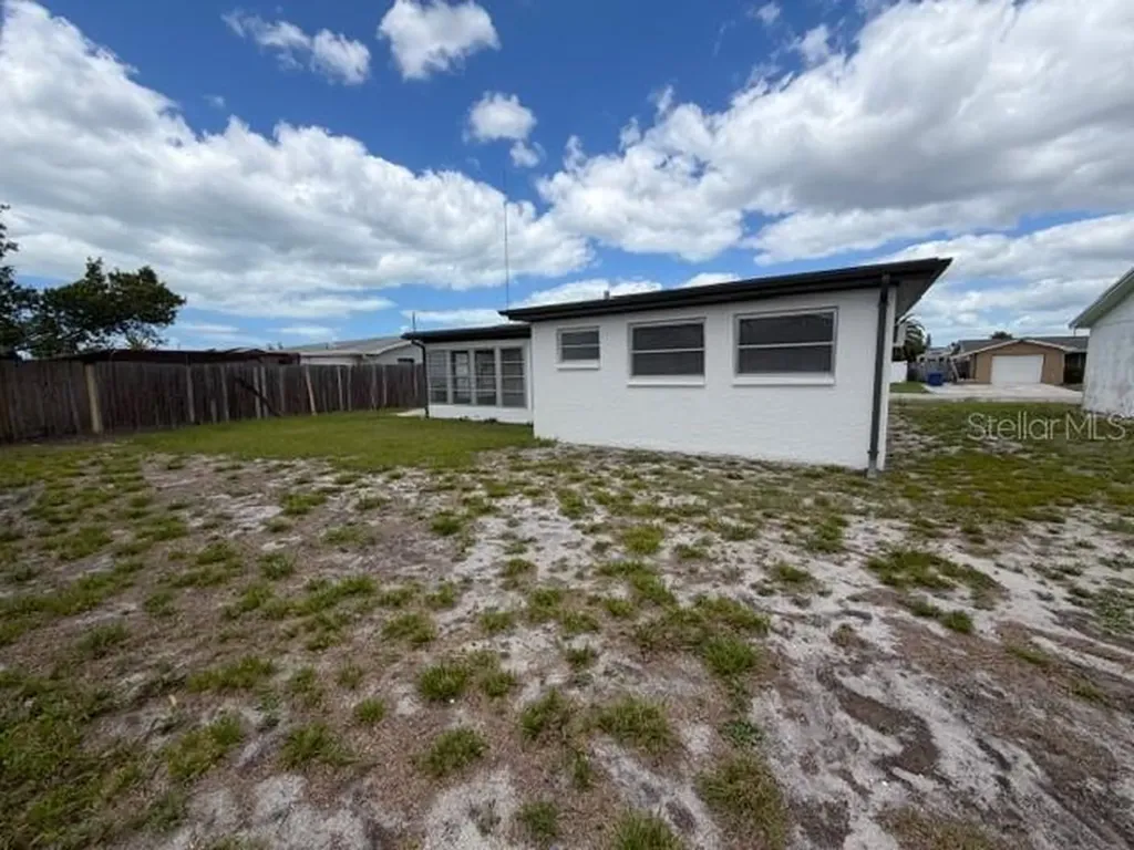 3220 Huntington Road Holiday FL 34691