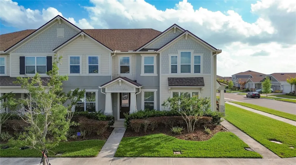 2512 Blowing Breeze Avenue Kissimmee FL 34744