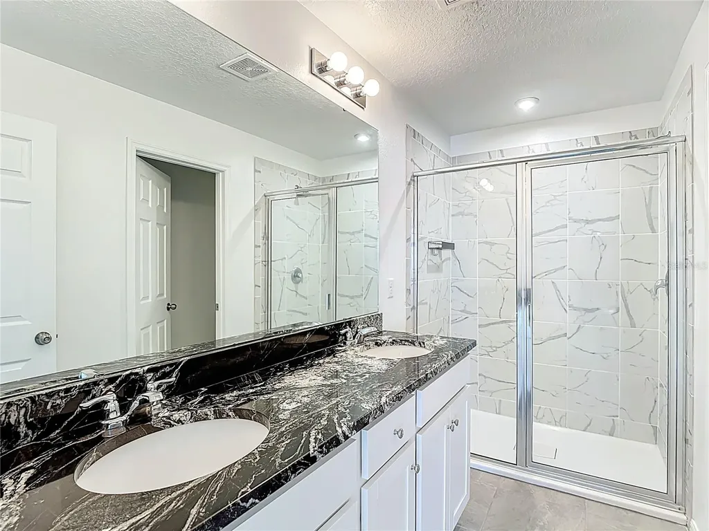2512 Blowing Breeze Avenue Kissimmee FL 34744