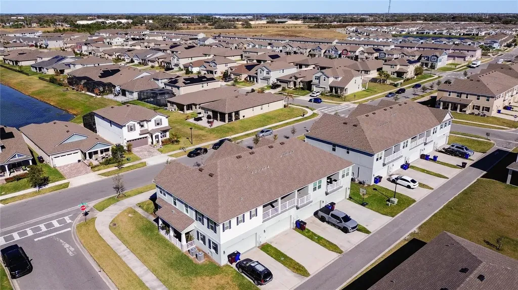 2512 Blowing Breeze Avenue Kissimmee FL 34744