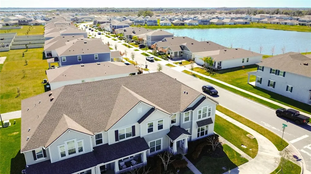 2512 Blowing Breeze Avenue Kissimmee FL 34744