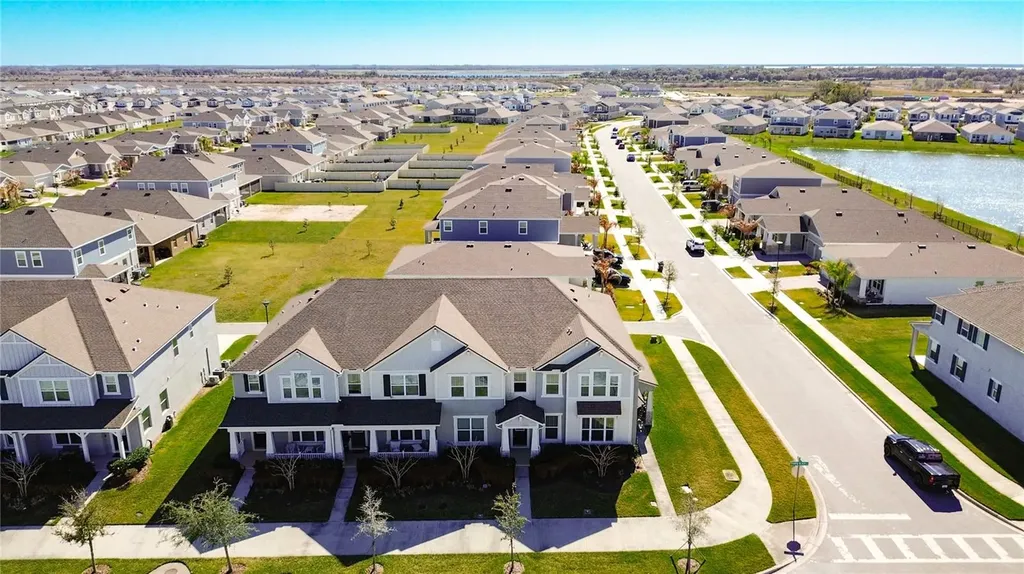 2512 Blowing Breeze Avenue Kissimmee FL 34744