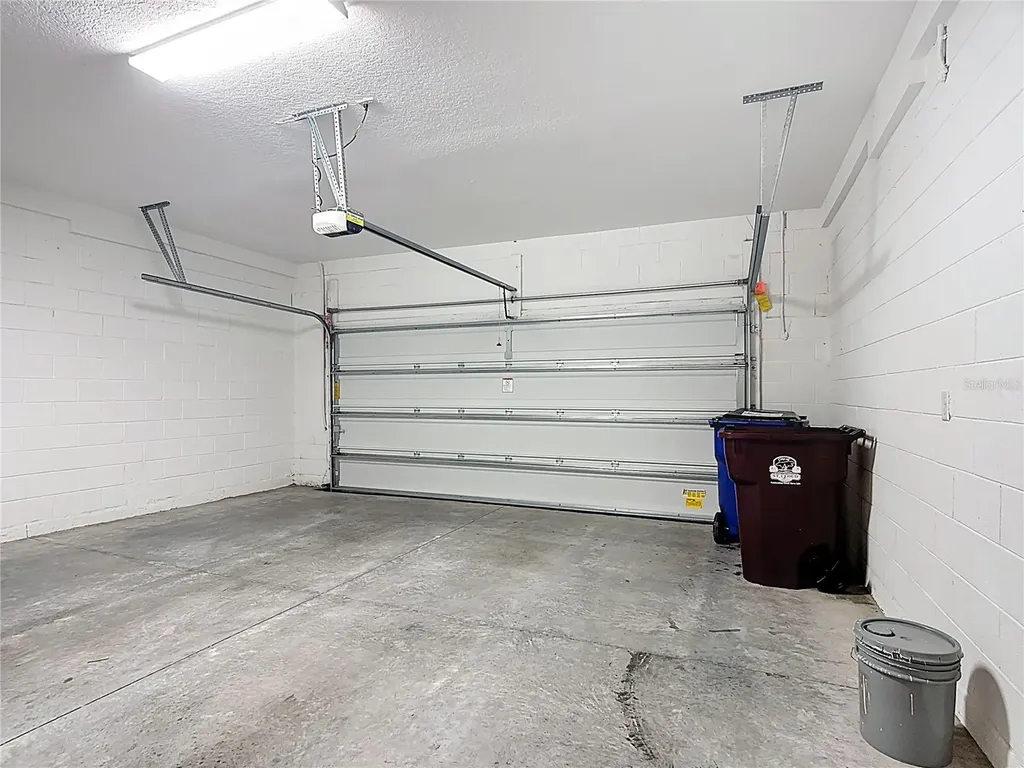 2512 Blowing Breeze Avenue Kissimmee FL 34744