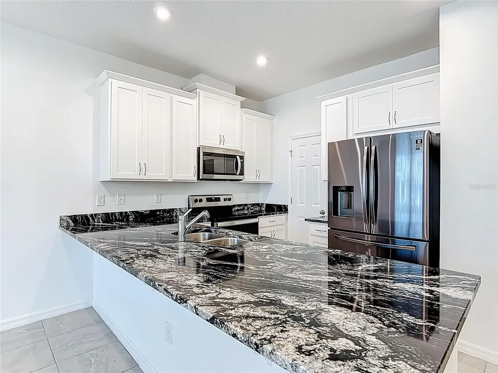 2512 Blowing Breeze Avenue Kissimmee FL 34744