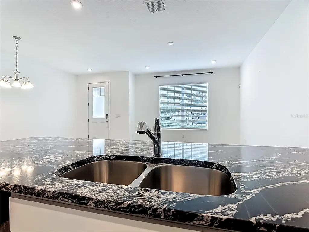 2512 Blowing Breeze Avenue Kissimmee FL 34744