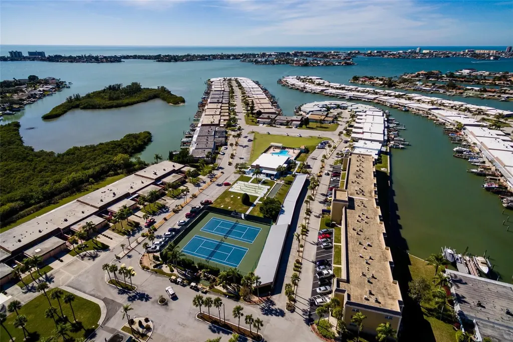 1 Boca Ciega Point Boulevard St Petersburg FL 33708