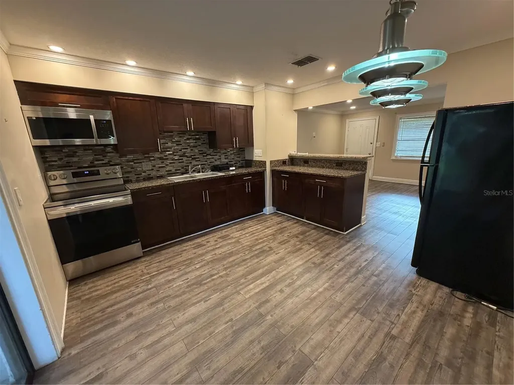 447 6th Avenue NE Largo FL 33770
